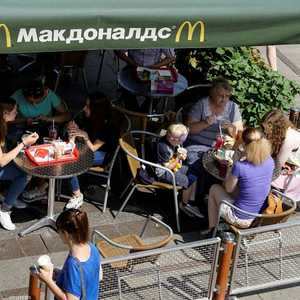 "ماكدونالدز" إنها ستوقف عمل مطاعمها في روسيا