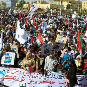 تظاهرات مطالبة بالحكم المدني.. أرشيفية