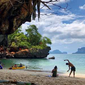 السياح الروس عالقون في بالي وتايلاند