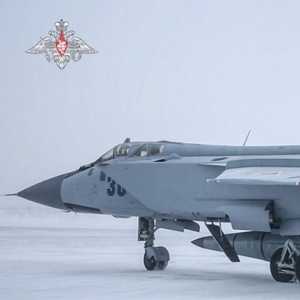 طائرة روسية تحمل صاروخ كينجال