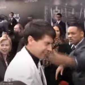 سميث صفع مراسلا في عام 2012