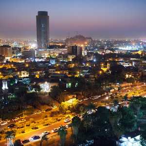 يحذر المراقبون من أن البلاد باتت في مهب الفراغات الدستورية