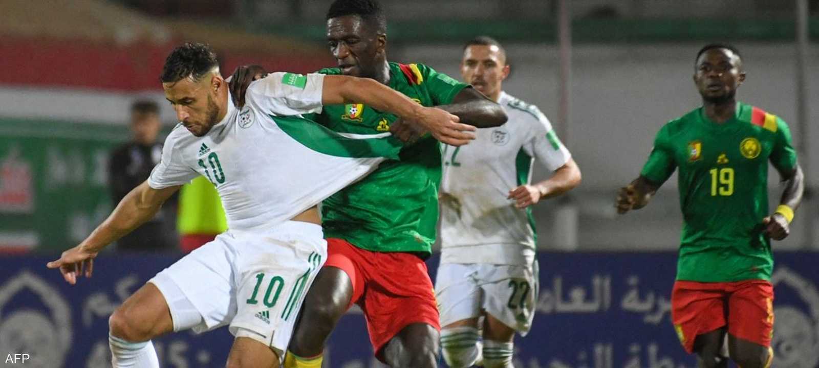 جانب من مباراة الجزائر والكاميرون المؤهلة لكأس العالم