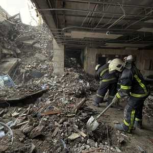 جانب من آثار الهجمات الروسية على ميكولايف.