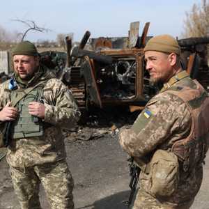 جنديان أوكرانيان