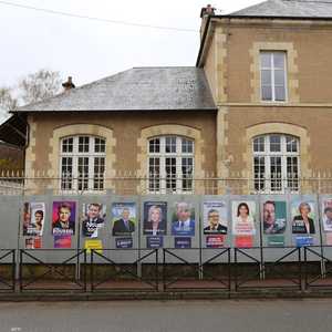 المنافسة تشتد بين إيمانويل ماكرون ومارين لوبن