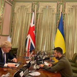 مباحثات بين جونسون وزيلينسكي