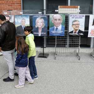 12 مرشحا يتنافسون في الانتخابات الفرنسية.