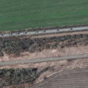 رتل عسكري روسي يتجه نحو الشرق في أوكرانيا