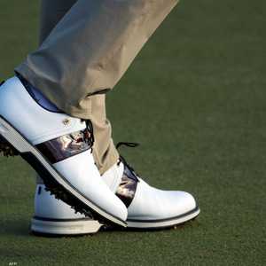 جزيئات ضارة تعلق بالأحذية