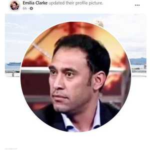 صورة عمرو مصطفى على صفحة محبي إميليا كلارك