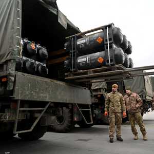 تتلقى أوكرانيا مساعدات عسكرية غربية لصد الهجوم الروسي