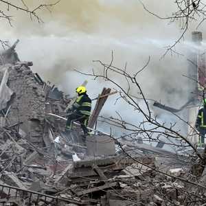 جانب من آثار الدمار الذي خلفه الهجوم الروسي على خاركيف.