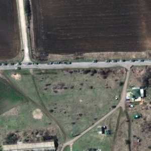 قافلة عسكرية روسية متهجة إلى الشرق الأوكراني.