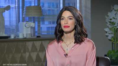 الممثلة تارا عماد محامية متدربة في مسلسل SUITS بالعربي