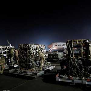 شحنات أسلحة أميركية وصلت إلى أوكرانيا في وقت سابق.