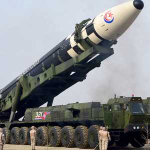 أرشيفية لتجربة صواريخ لبيونغيانغ