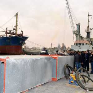 السلطات التونسية تتفقد ميناء قابس بعد غرق سفينة الوقود