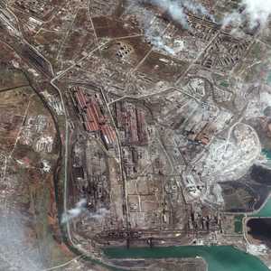 يتحصن عدد من المقاتلين الأوكران في مصنع أزوفستال في ماريوبول