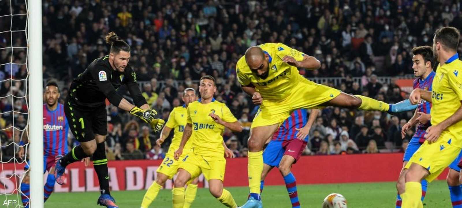 جانب من المباراة بين برشلونة وقادش.