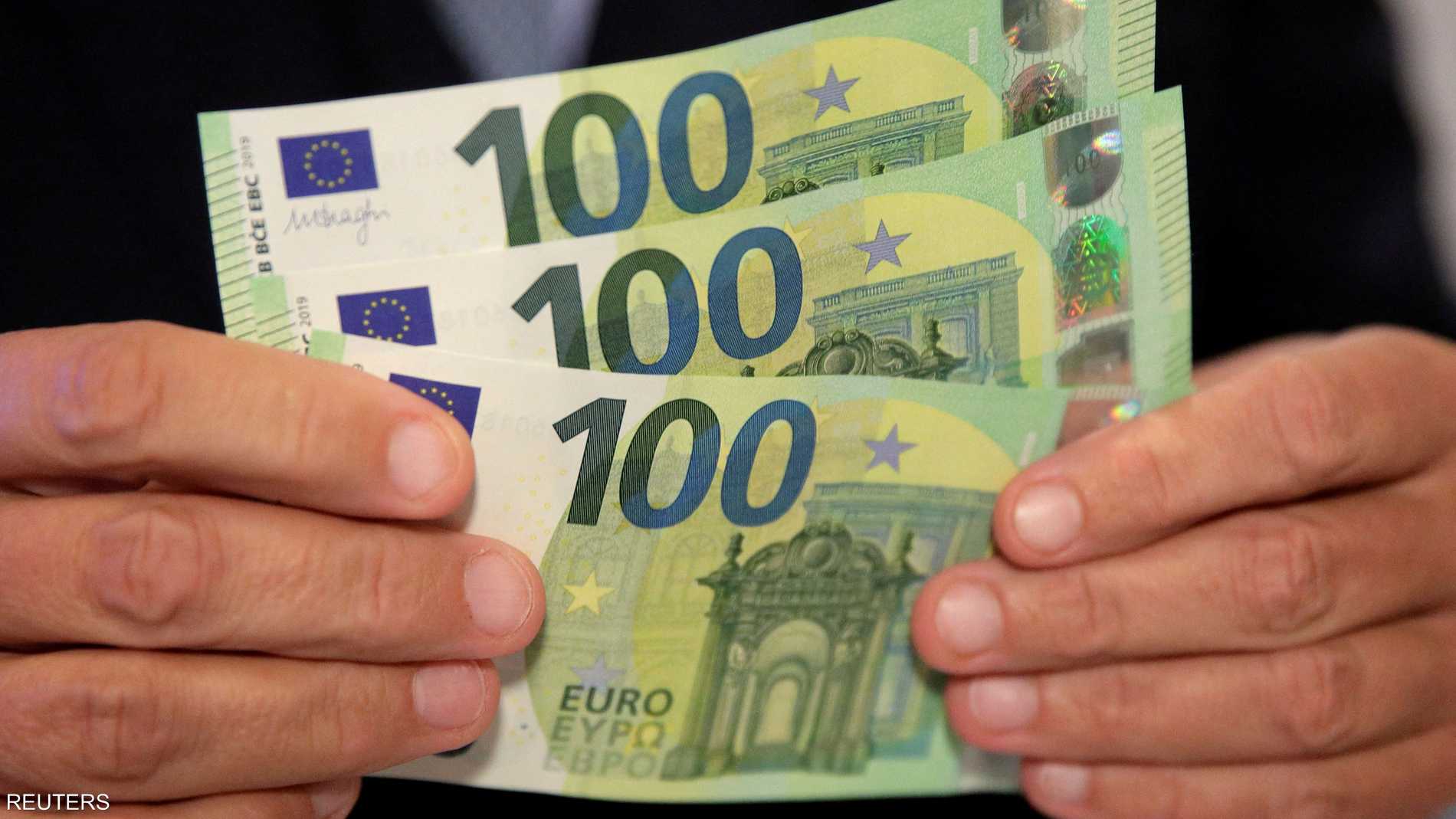 انتخابات أوروبا تنهك اليورو وتُرسله لأدنى مستوى في شهر