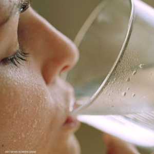 أطباء يحذرون من جفاف الجسم