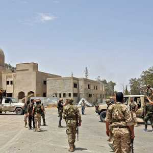 الاشتباكات المسلحة تعود إلى مدن ليبية وسط مخاوف من التصعيد.