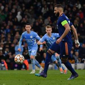 بنزيما منفذا ركلة "بانينكا" بهدوء حديدي