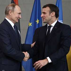 حرص الرئيس الروسي على تقديم التهنئة بالفوز لنظيره الفرنسي