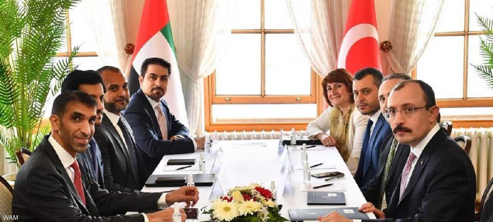 الإمارات وتركيا تناقشان اتفاقية الشراكة الاقتصادية الشاملة