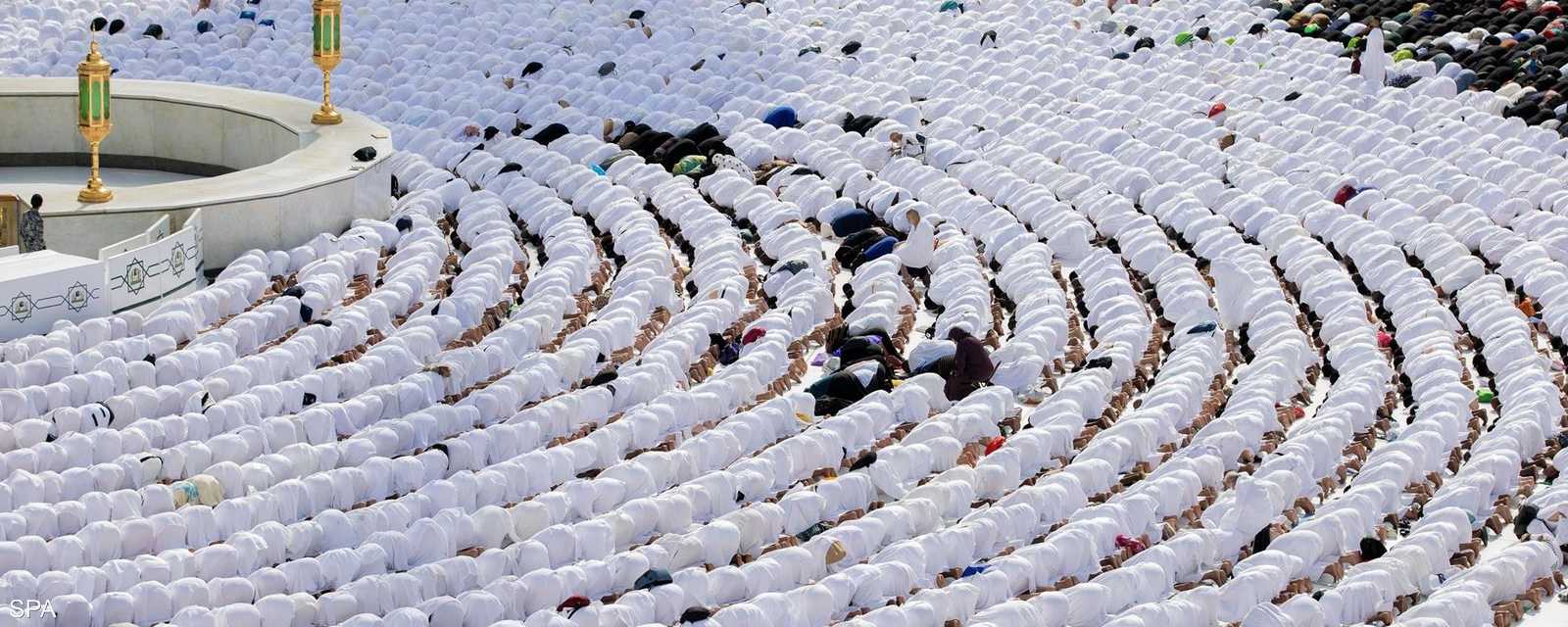 شهد المسجد الحرام في مكة المكرمة، خلال اليوم الـ27 من شهر رمضان، توافد أعداد كبيرة من المعتمرين والمصلين.