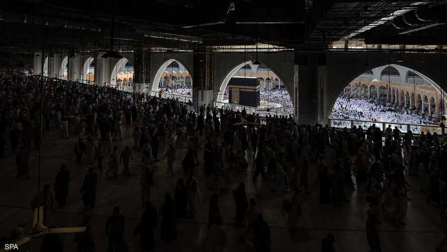 أجواء روحانية في أروقة وأدوار وأسطح وساحات المسجد الحرام