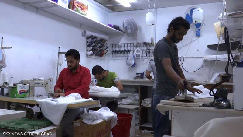 استعدادات عيد الفطر تكشف أزمة نقص الخياطين بالكويت