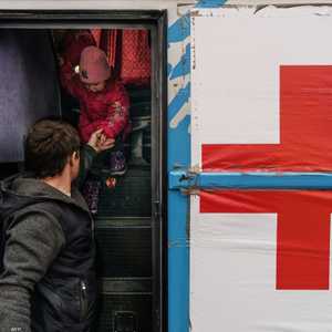 الصليب الأحمر يشارك في عملية الإجلاء