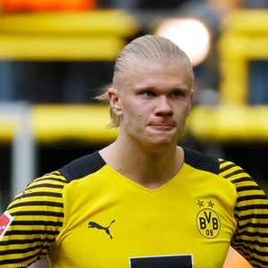 هالاند انضم لقائمة من النجوم أصحاب التماثيل المثيرة للسخرية