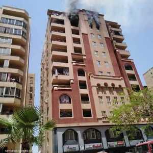 العمارة التي اندلع فيها الحريق.
