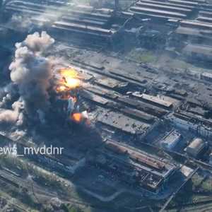 مجمع آزوفستال للصلب في ماريوبول يتعرض لحصار روسي منذ أسابيع.