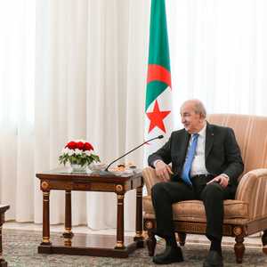 الرئيس الجزائري يستقبل لافروف