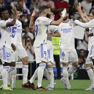لاعبو ريال مدريد يحتفلون بالفوز على ليفانتي.