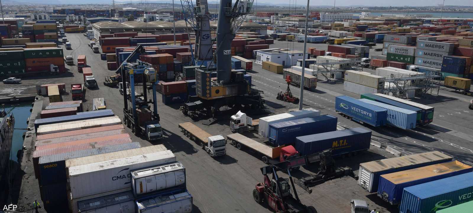 العجز التجاري في تونس يقفز 50% للشهور الأربعة الأولى 2022