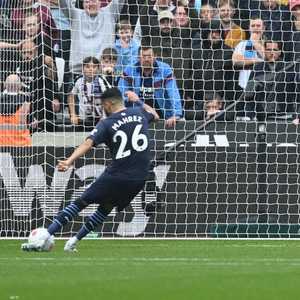 محرز أضاع ركلة الحسم أمام وست هام