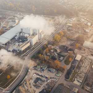 يعدّ الهواء بيئة تعيش فيها مجموعة متنوعة من الكائنات الحية