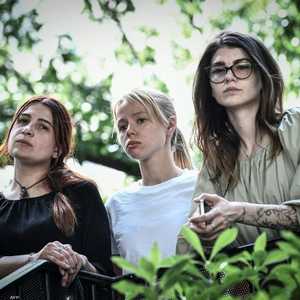 أقارب جنود أوكرانيين محاصرون في مجمّع آزوفستال.