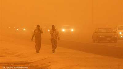 العراق.. العواصف الرملية تتسبب بحالات اختناق وضيق التنفس