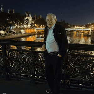 الفنان القدير أحمد بن عيسى في آخر صورة قبل رحيله