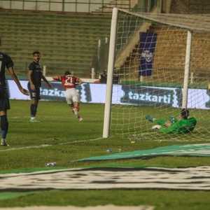 جانب من المباراة بين الأهلي وإنبي على ملعب المقاولون العرب.