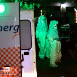 طاقم طوارئ بالأرجنتين للتعامل مع المصابين بالأوبئة - أرشيفية