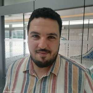 الروائي الليبي محمد النعاس الفائز بجائزة "البوكر"