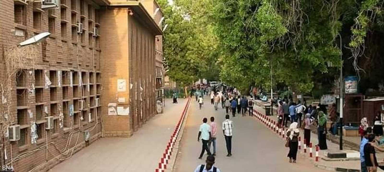 استأنفت الدراسة الجامعية في السودان