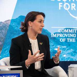 وزيرة التغير المناخي والبيئة الإماراتية، مريم المهيري